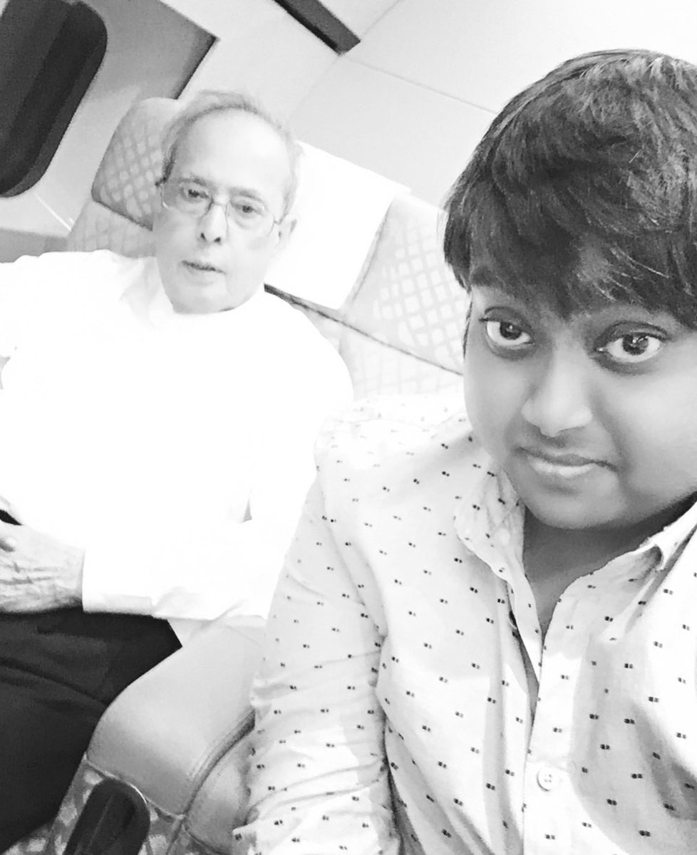 CEOSubhabrata's tweet image. On this day of 2020 ,I lost my Uncle but I believe He is surely among Us! 

I miss him deeply but I am blessed to have him as my Uncle &amp;amp; his values &amp;amp; ideology continue to guide me in my journey of Life..🧡🤍💚

#PranabMukherjee #India #Congress #PresidentOfIndia #selfie #OmShanti