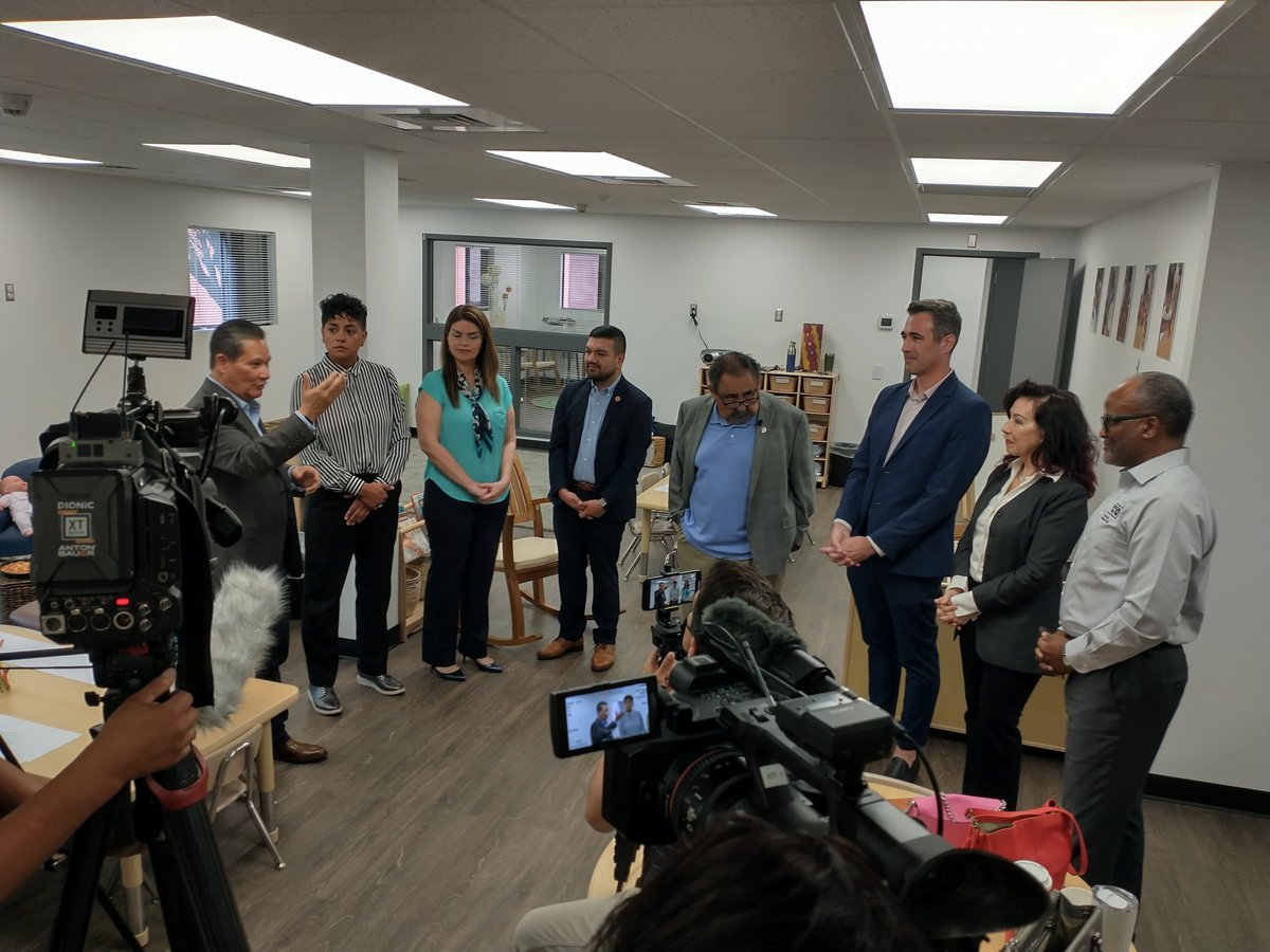 pimatweets's tweet photo. Community leaders tour #pimacommunitycollege's Early Learning Center at #pimadesertvista: @leelambert3 @LaneSantaCruz1 @tucsonromero @RepRaulGrijalva @AndresCanoAZ @demionclinco @cat_ripley and @unitedwayaz CEO Tony Penn.
https://t.co/p4JsVLJ1r4
@koldnews @kgun9 @kvoa @tucsonstar https://t.co/Lr2o0aBeaW