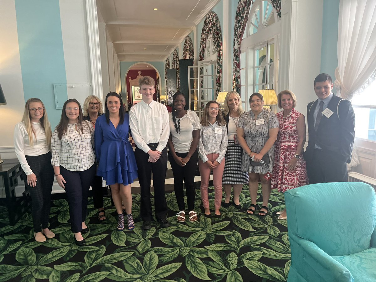 JWVG students had the opportunity to meet and speak with <a href="/SenCapito/">Shelley Moore Capito</a> today at the <a href="/WVaChamber/">West Virginia Chamber</a> Annual Meeting and Business Summit!

Thank you, <a href="/SenCapito/">Shelley Moore Capito</a>!! 

#wvbusinesssummit