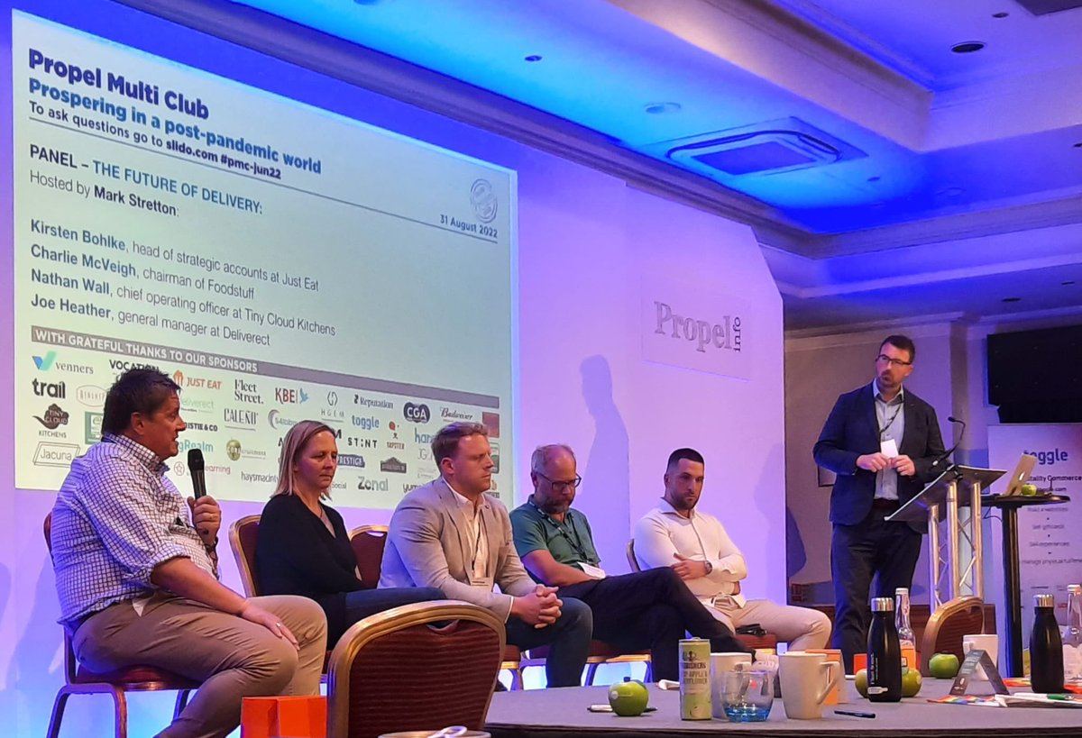 FleetStreetPR's tweet photo. Our MD @MarkStretton takes to the stage to host a panel on the future of delivery, with a stellar line-up! Kirsten Bohlke @JustEatUK, Mario Aleppo @Fireawaypizza, Nathan Wall, Tiny Cloud Kitchens, Joe Heather @Deliverect_com and Charlie McVeigh, Foodstuff #PropelSummer https://t.co/gjAxFm7Ti4