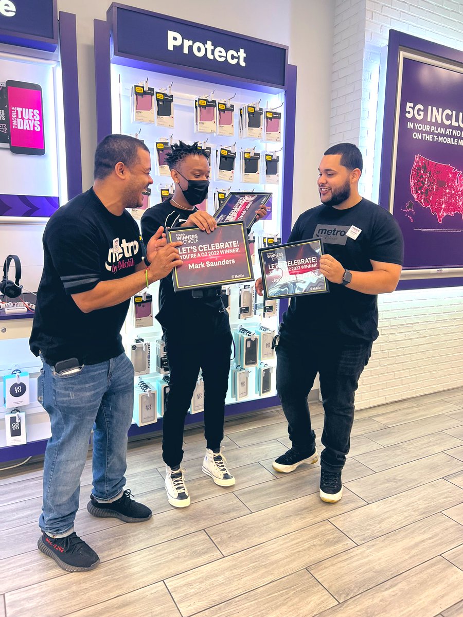 The celebration continues!!🎉🥳 Not only did I win winners circle but also my RAM <a href="/Eddily9/">Eddily Herrera</a> and 3 of my mobile experts! Q2 was an amazing quater for our store but most importantly the squad made it happen! 🔥🤩 #CORNY1 @TFlo4TMo