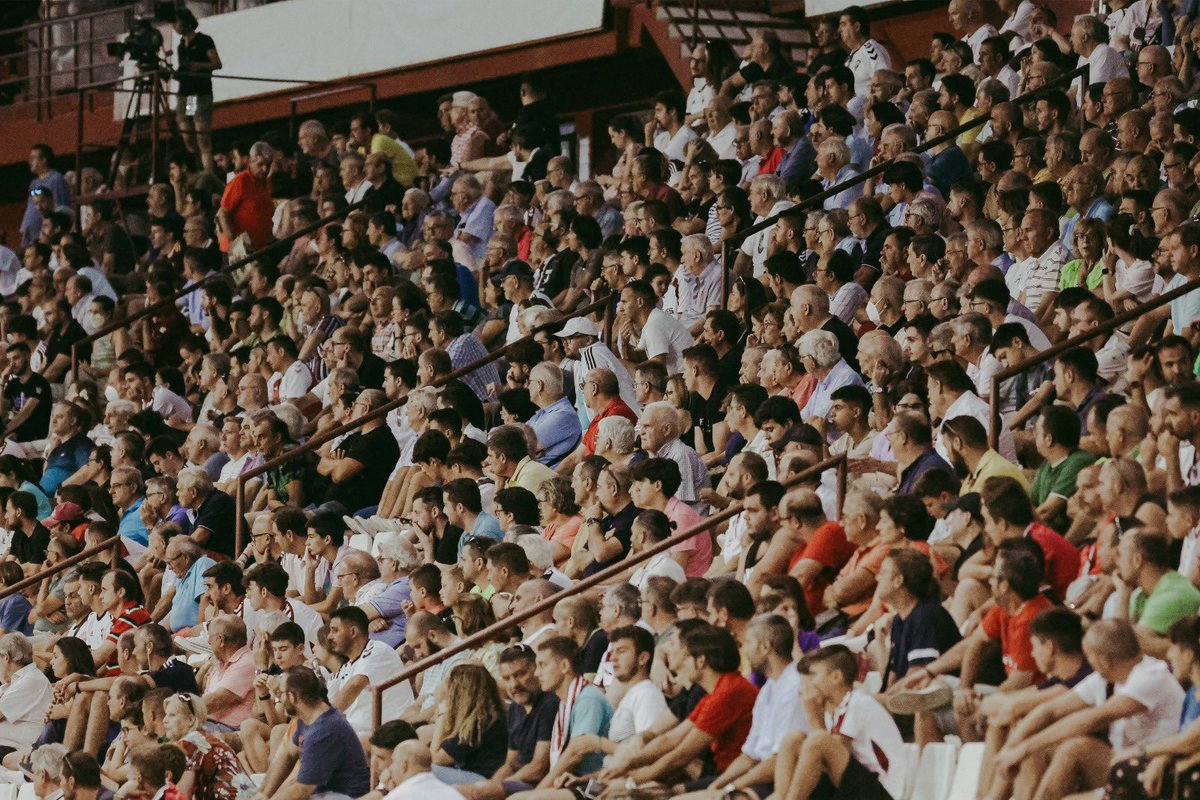 Desde la distancia estoy percibiendo la unión que se respira entre afición y equipo y os aseguro que estoy deseando poder ir al Belmonte y vivir esa atmósfera que se está generando y que me entusiasma.

Quedan un par de días para hacer Click. Sigamos empujando. 

A por los 9.000!