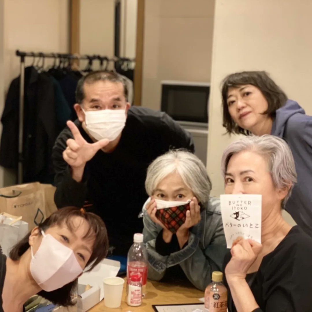 nimumasa26's tweet photo. ♦喜び♦南青山マンダラ企画・2022年岸田國士を読む夏、好評にて終了。山あり谷ありの稽古でしたが監修の富澤正幸氏を始め素敵な共演者の方々の協力と共に立体的朗読公演役者として久し振りの舞台出演&amp;和太鼓奏者として充実な時間を過ごせました、また曼荼羅さんの舞台に立てる様に頑張ります❗ https://t.co/vIGUuls6Zw
