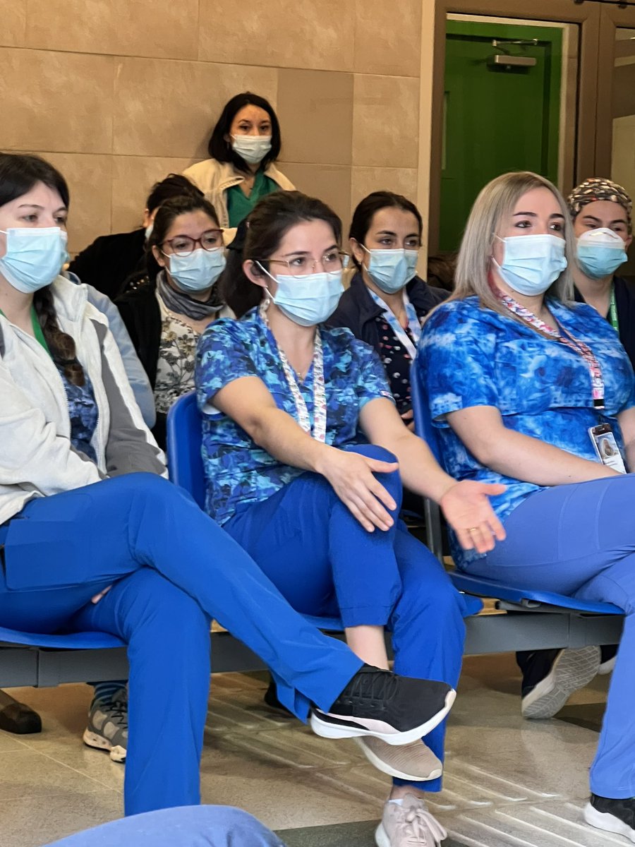 BPSO_HPM's tweet photo. En día de celebración que mejor que partir capacitándonos, seguimos aprendiendo sobre el uso de nuestros colchones y esta vez nos fuimos a UTI Adulto del @hospitalpm  #nomaslpp @DorisGrinspun @RNAO @DorisGrinspun @rpintornao @SSDelReloncavi https://t.co/Fo6gYzUnDG