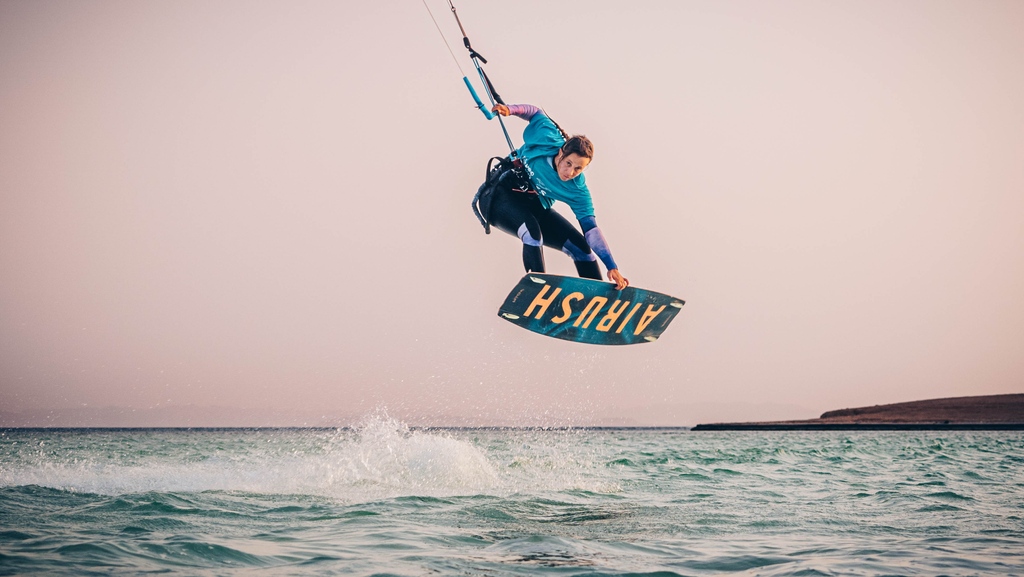 sheflies1's tweet photo. Want a Humpday pick-me-up? https://t.co/YFg18UmzdK

🎥@janika_kamm

#inspirationalwomen #womenempoweringwomen #mindcoaching #mindcoach #kitesurfing #kitegirls #kitelifestyle #kitesafari # welovekiteboarding #staysalty #kitesurf #kitesurfer https://t.co/KqFqqYaz2b