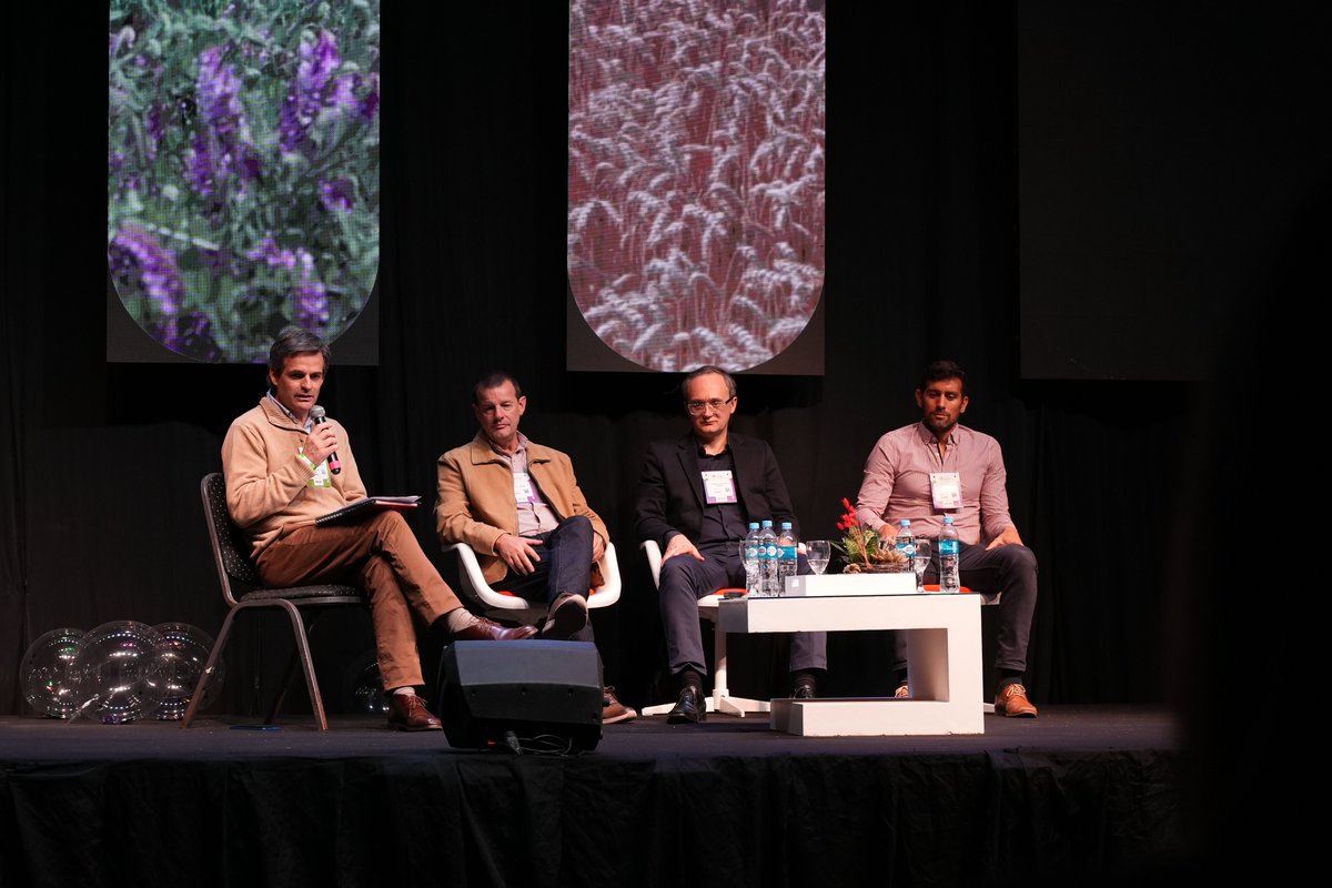 Os três projetos apoiados pelo <a href="/LIF4SL/">Land Innovation Fund</a> para implementação na Argentina foram tema do painel "Inovação e aliança para a produção agrícola sustentável", no 10o Congresso da <a href="/aapresid/">Aapresid</a>. Com  <a href="/proyungas/">ProYungas</a>; <a href="/crea_arg/">CREA</a>; <a href="/CamaraAceites/">Cámara de la Industria Aceitera Argentina (CIARA)</a>. 

Saiba mais: shorturl.at/flqW8