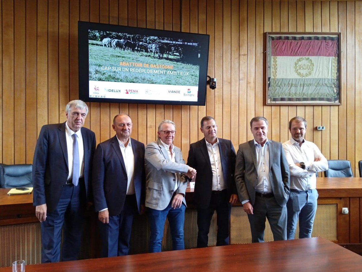 IDELUX_'s tweet photo. De belles perspectives de redéploiement pour l'abattoir de Bastogne avec le duo de repreneurs Bernard GOTTA (entreprises B. Gotta et Viande de Liège) et Marcel PETERS (Entreprises Pegri et P&amp;M) : réhabilitation du site, création d'emplois, collaborations en "circuit court", etc. https://t.co/Xi8U6XJ01y