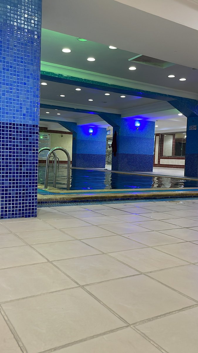 وقت السباحة 🏊‍♂️🌊