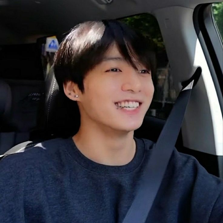ipurplegguk's tweet photo. ❥ feliz aniversário pro ser humano mais doce e incrivel desse mundo. muito obrigada por tornar meus dias mais brilhantes! eu te amo infinito goo❤‍🩹
#HappyBirthdayJungkook #JUNGKOOKDAY https://t.co/h4Jhe5vnca