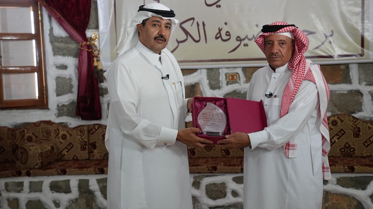 HammadSalmi's tweet photo. سعدنا في منتدى السالمي الثقافي بالطائف بزيارة بعثة #التلفزيون_السعودي برئاسة الزميل الإعلامي الأستاذ: #جابر_القرني حيث جرى التحضير لعمل إعلامي متلفز سوف يبث قريبا.
#حماد_السالمي https://t.co/aFhWXgk3RD