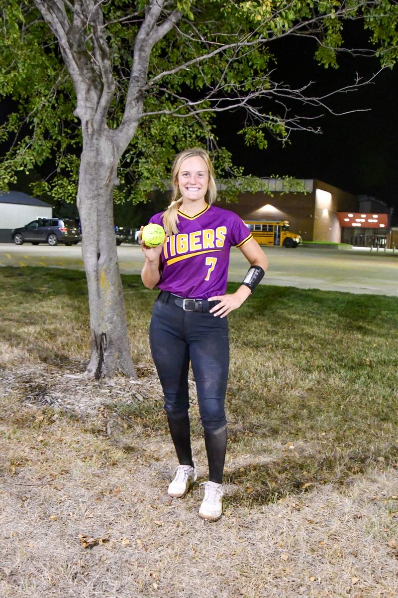 DWakehouse's tweet photo. @EmmaWakehouse notched her 50th all time career home run last. Her first 💣 was at 12U State in Hastings. She has also topped her own High School career home run record which now sits at 20 💣🥎💛
Way to work Emma. Proud of you! 
@negold18u @nefury00 @ReiverSoftball @Coach_Enev https://t.co/GbIwEQw81v