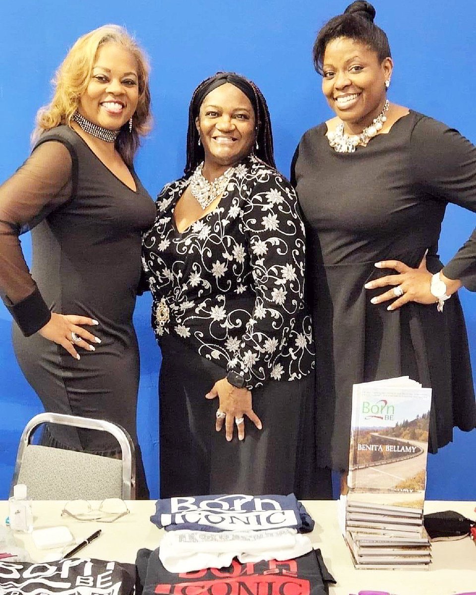 YouAreBorn2Be's tweet photo. 📸 Born 2 Be Queens! 
👸🏽👸🏾👸🏽
@onebenita book signing at the S &amp; M Indie Gospel Awards. 
Great to fellowship with Tonya and Grace! 
#Born2BeQueens #BeFabulous #BeGraceful #Born2Be #BenitaBellamy https://t.co/JkL1VlI40u