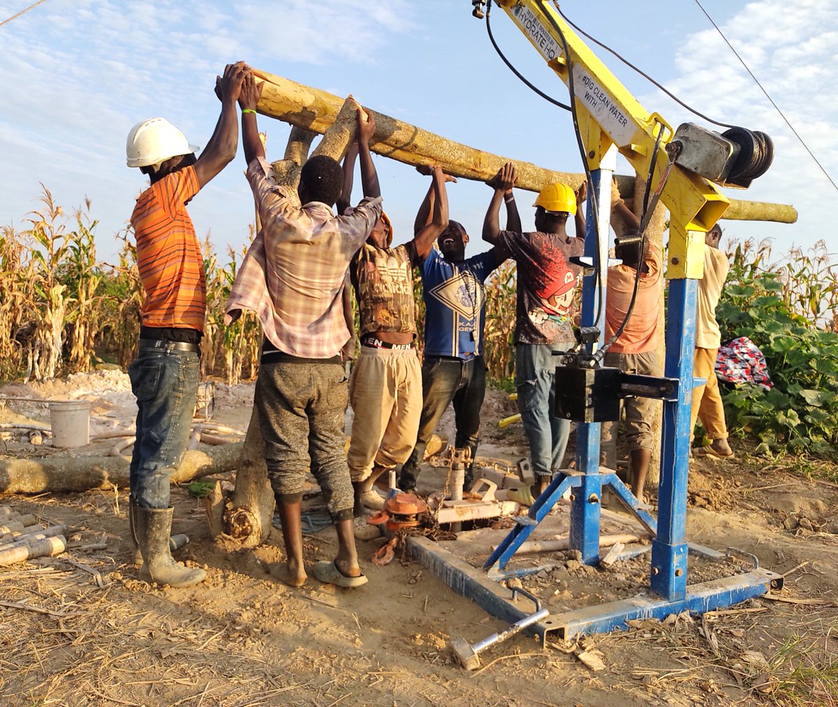 DrinkLocalTap's tweet photo. Mud drilling in Bukibira with our drill, Deep Blue by Hydrate HQ. We have drilled over 50 meters & can't wait to open this clean water source! Kids from the Bukibira Primary School R walking far to reach Lake Victoria risking downing & hazards collecting water. #DigCleanWater https://t.co/owMmaxn9M3