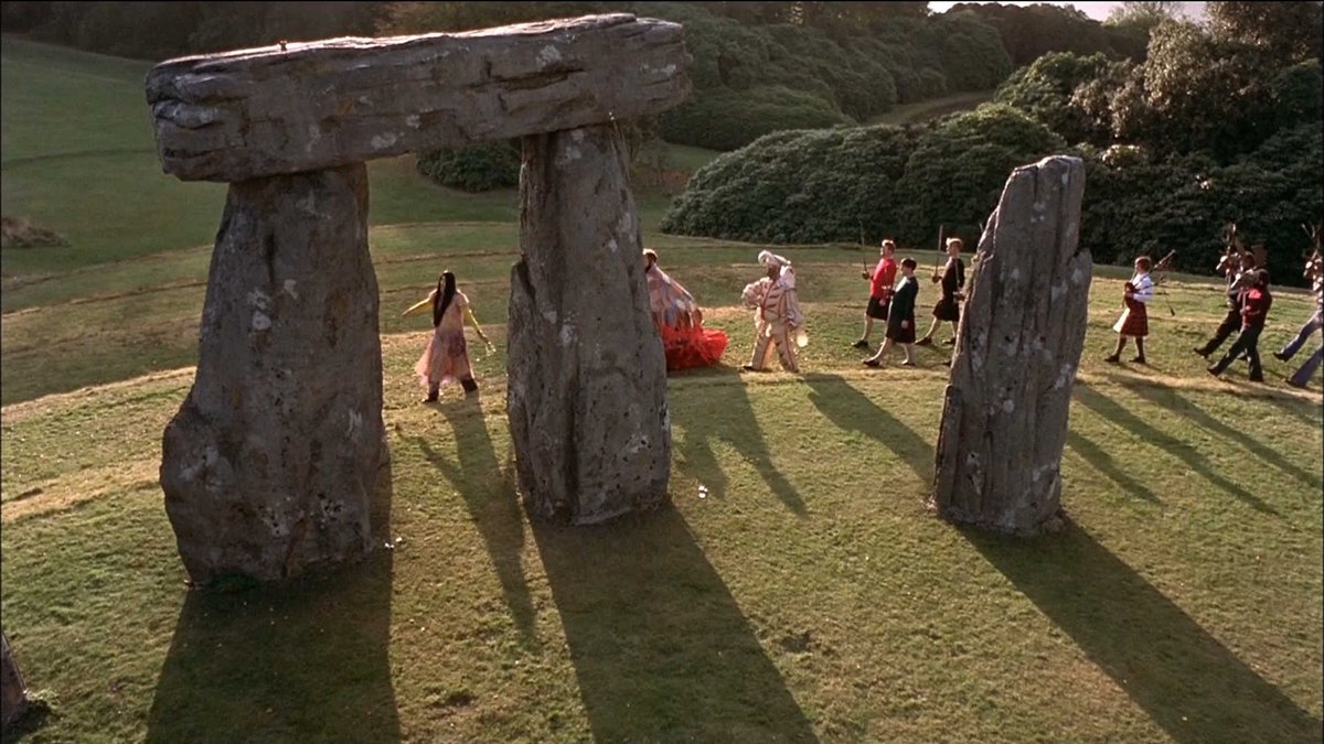 This week's episode dances around the maypole and talks about 1973's "The Wicker Man." We discuss the original folk-horror classic's array of odd moments, mounting dread and terrifying finale. Listen now!
soundcloud.com/sicttpod/ep-16… #thewickerman #moviepodcast