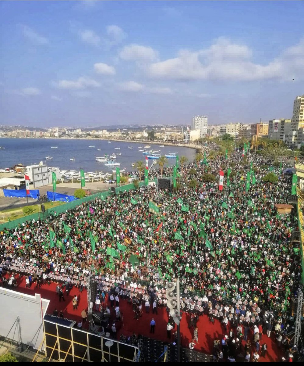 khalilham7's tweet photo. قالها #النبيه المؤتمن: اكتبوا ما شئتم.. فهذه #حركة_أمل ستبقى #كموج_البحر.. لا ولن تهدأ
 
التجمّع الجماهيري الأضخم بتاريخ لُبنان…💚 #افواج_كالموج_الهادر https://t.co/yeObQW3sVx