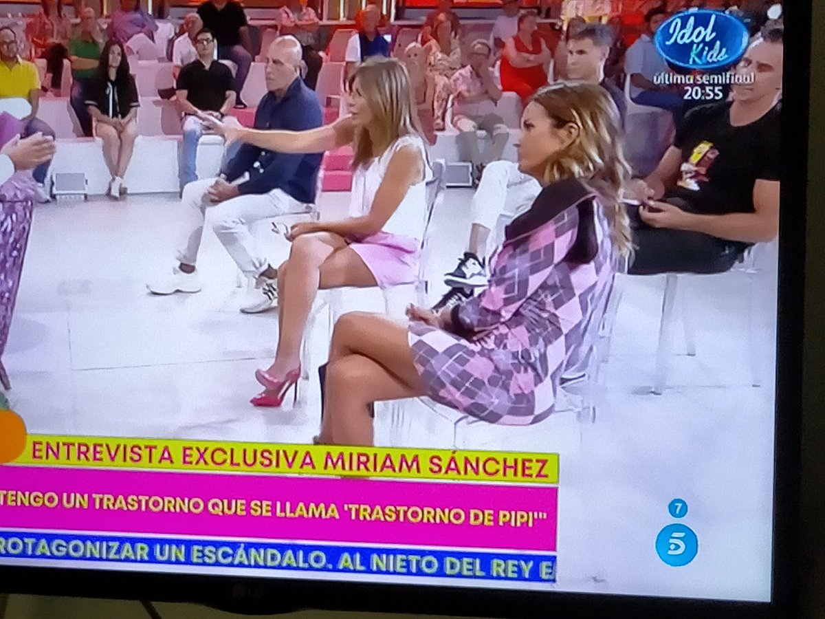 Volcanitaterror's tweet photo. @salvameoficial AHORA SE ENTIENDE POR QUE NO LE DURAN LAS PAREJAS A MARTA PORQUE ES UN LASTRE HABLAR CON ALGUIEN QUE TE LLEVA LA CONTRA EN TODO,SI MIRIAM DICE QUE EN LOS ESTUDIOS PSICOLOGICOS LE DIÓ QUE SOLO SUFRE DE ANSIEDAD POR QUÉ MARTA LO CUESTIONAyDICE QUE ALGO MAS TIENE?😱 https://t.co/TdTgRNEGA8