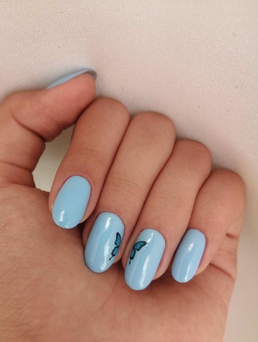 بیاین تعریف کنین از ناخنام🥲🥲🦋💙