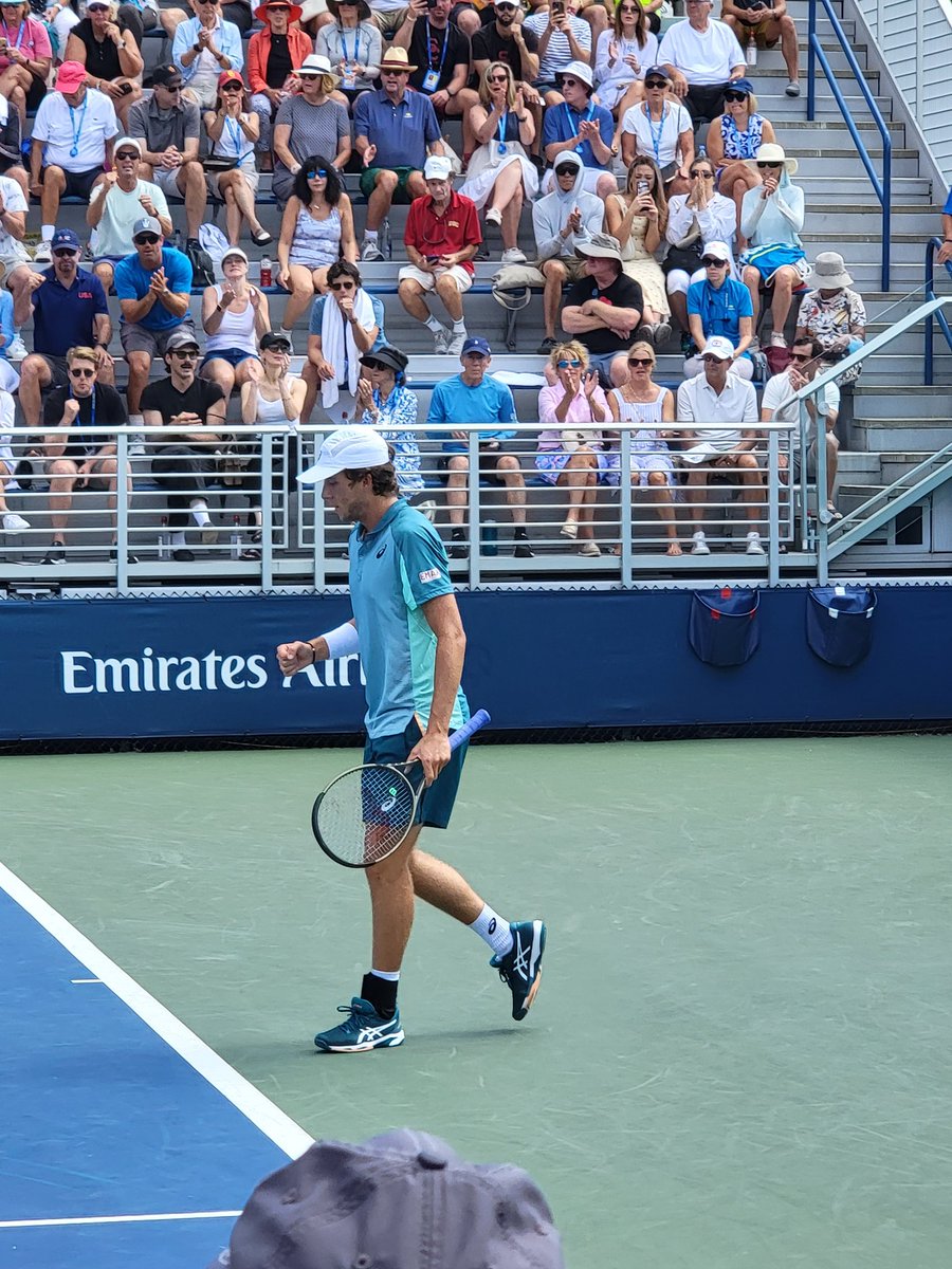 jhummel9's tweet photo. @TennisChannel Brandon Holt 💪 https://t.co/noIGjaUJkF