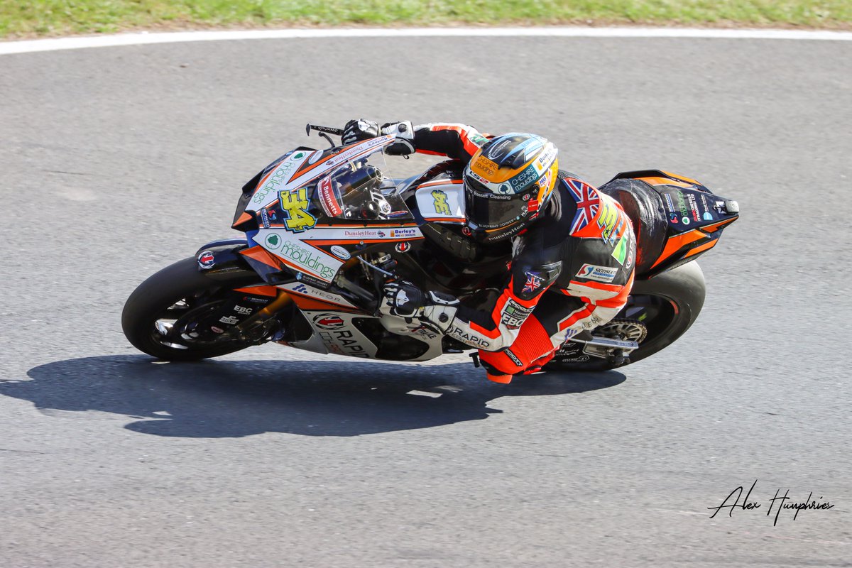 Alex_Humphries's tweet image. Realised I don't share many of my @OfficialBSB pics on here... So here goes! Here's one of @LDRRacing at @CadwellPark over the weekend... 

#BSB #BSBCadwell #CadwellPark #Motorsport #Motorcycle