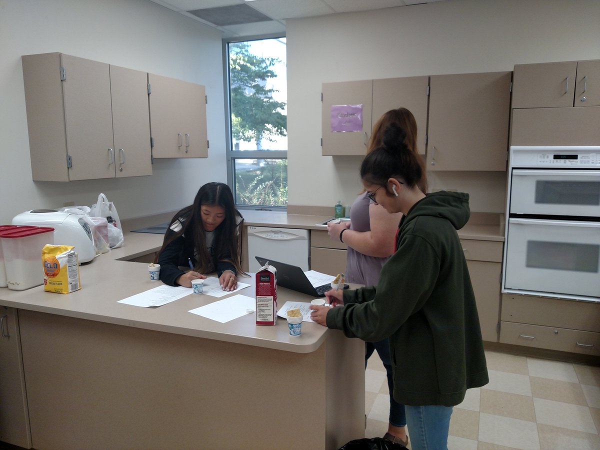 ThomasPWallace's tweet photo. @SpencerOwenCSC 
Advance Life Science Food Science
Sensory Evaluation. Owen Valley High School https://t.co/kJbVz2YfK2