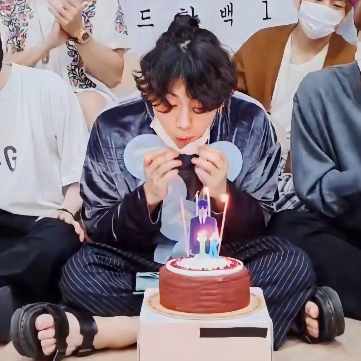 alizch_on's tweet photo. @BTSbolivianArmy ᵗᵉ ᵃᵐᵃᵐᵒˢ ʲᵏ🥺 https://t.co/0zY58mQhrh