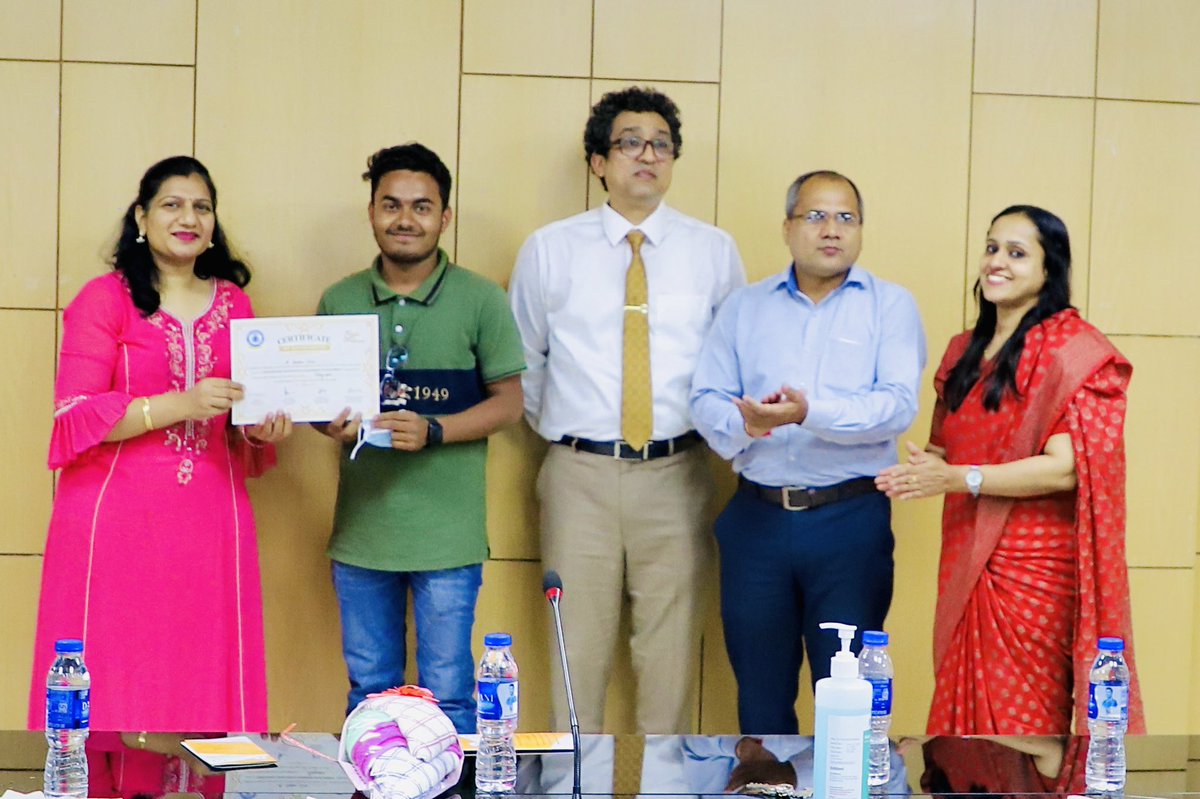 Shubhamsinha03's tweet photo. 𝐈 𝐚𝐦 𝐠𝐫𝐚𝐭𝐞𝐟𝐮𝐥 &amp; 𝐛𝐥𝐞𝐬𝐬𝐞𝐝 😇
#shubhamsinha https://t.co/Xdsw7eDgGi