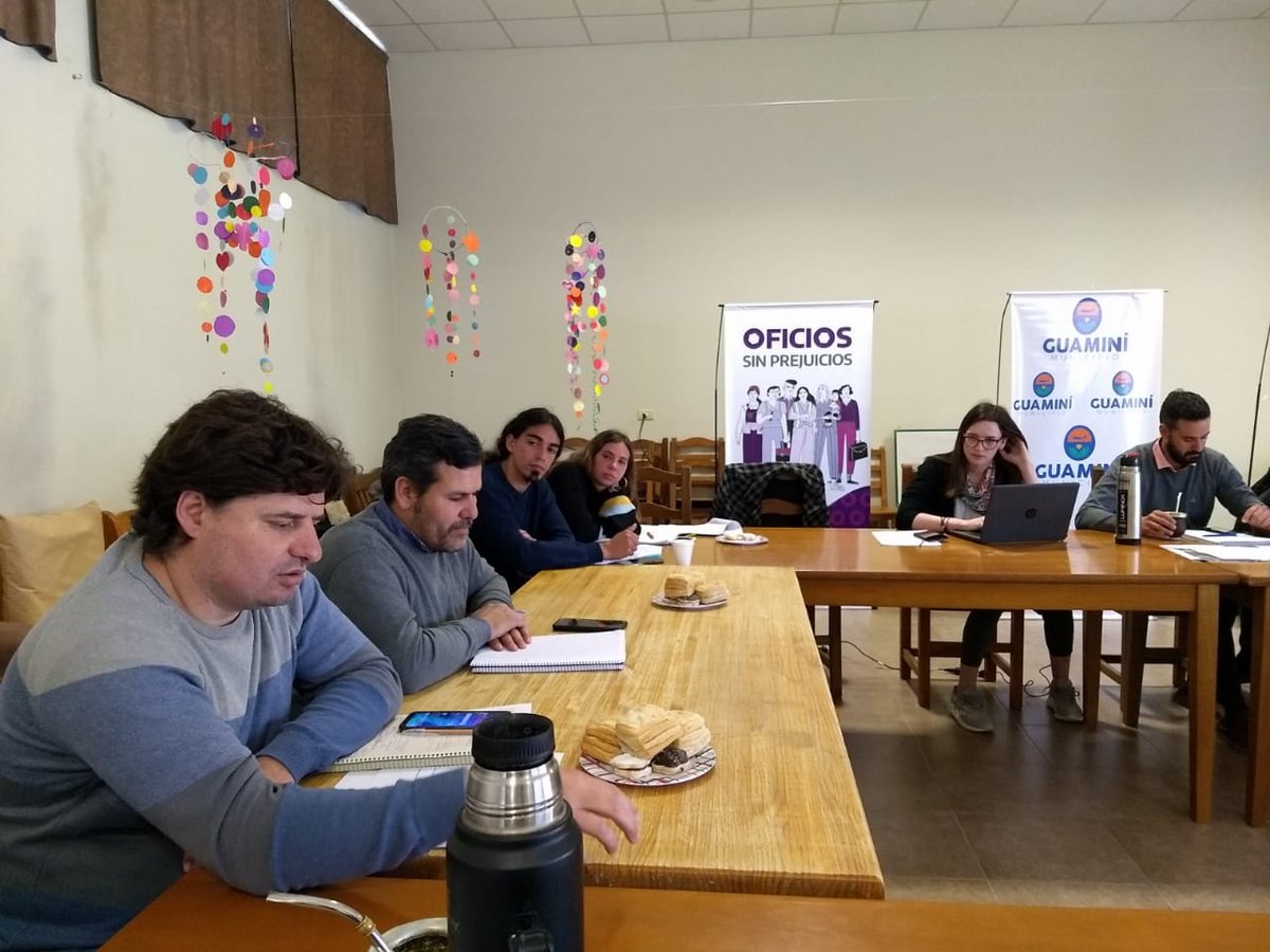 copretBAok's tweet photo. Participamos de la Mesa Distrital #COPRET en #Guaminí, con el objetivo de continuar trabajando la articulación local entre los actores del mundo de la educación, el trabajo y la producción. https://t.co/9L7ENz3ckd
