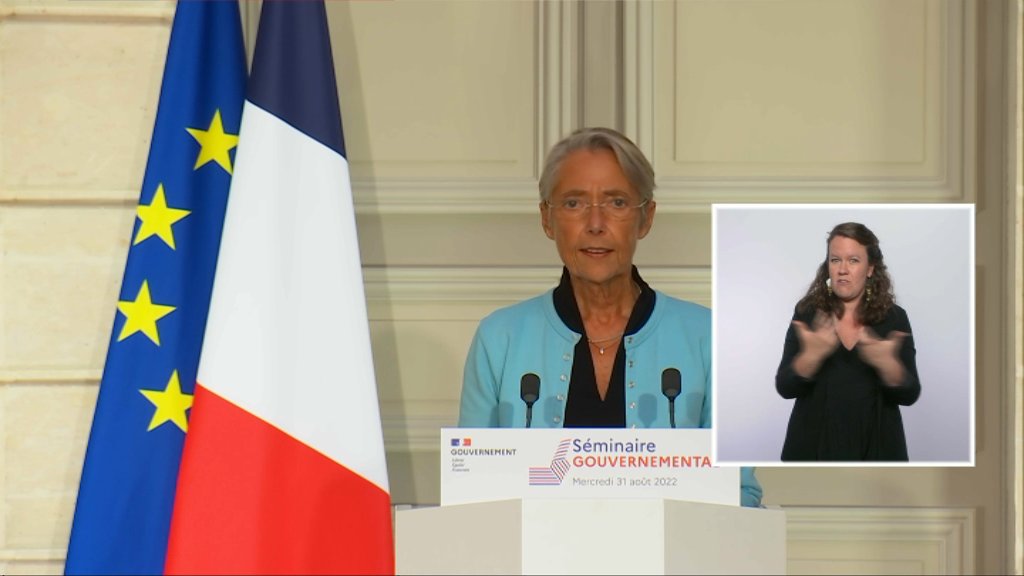 BFMTV's tweet photo. 🔴 EN DIRECT 
"D'autres mesures arrivent dans les prochains jours", annonce Élisabeth Borne
https://t.co/h8klRSDvn2 https://t.co/sZwP1pduRn