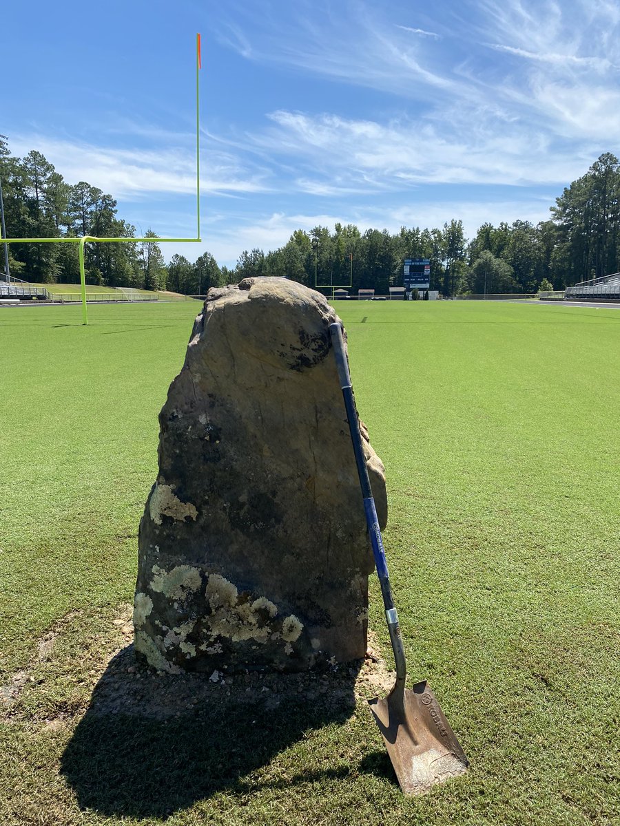 CoachSchaperC's tweet photo. Thanks to Legacy Home Construction and Site One Landscaping Supply for their generous donation of our new UPHS Sprit Rock!   @uphscheer @UPHS_Football @TrousdaleJason https://t.co/dSqvrKYwDa