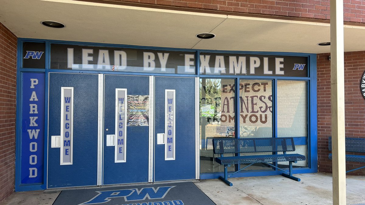 ParkwoodMSNC's tweet image. Some new Leader in Me decorations are up! We lead by example here and now it shows!!! @AGHoulihan @UCPSNC @jpdelucia  #teamucps