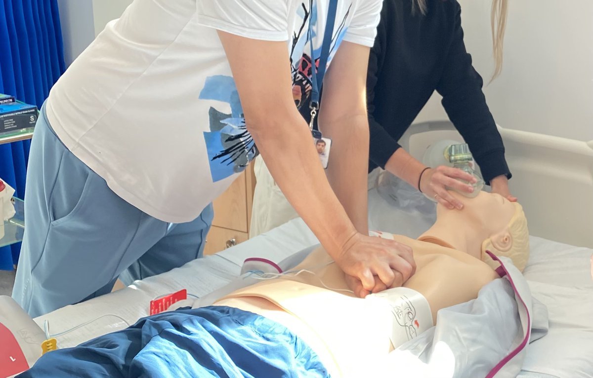 SaIL_at_Brunel's tweet photo. Reflecting and sharing in the #debrief after the #CPR #simulation revisit with our #Apprentice #NursingAssociate participants at todays ward based #simulation session @Bruneluni @brunelstudents @ASPiHUK @AspihTechSig #TMIH #Nursing #Student https://t.co/XufWFtqSlt