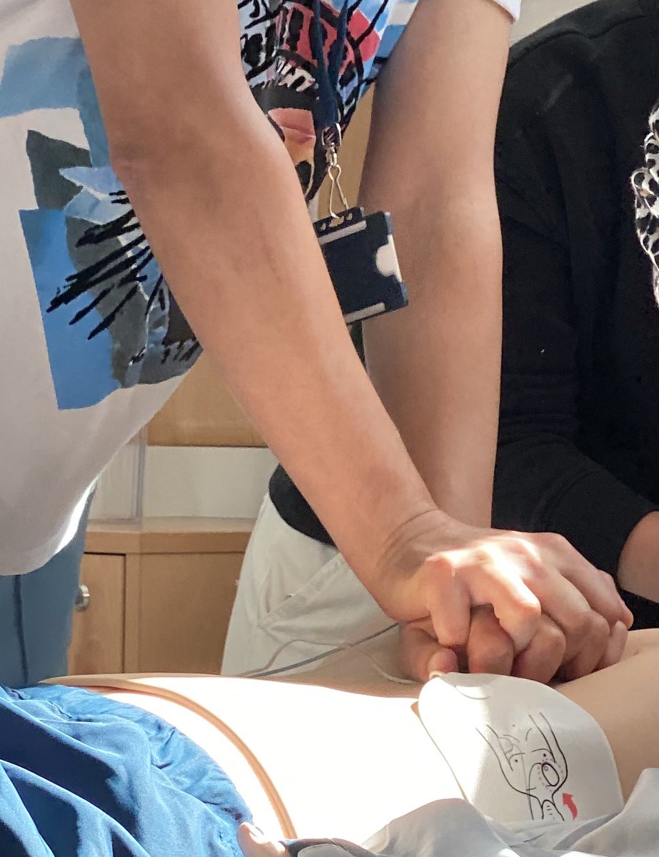 SaIL_at_Brunel's tweet photo. Reflecting and sharing in the #debrief after the #CPR #simulation revisit with our #Apprentice #NursingAssociate participants at todays ward based #simulation session @Bruneluni @brunelstudents @ASPiHUK @AspihTechSig #TMIH #Nursing #Student https://t.co/XufWFtqSlt