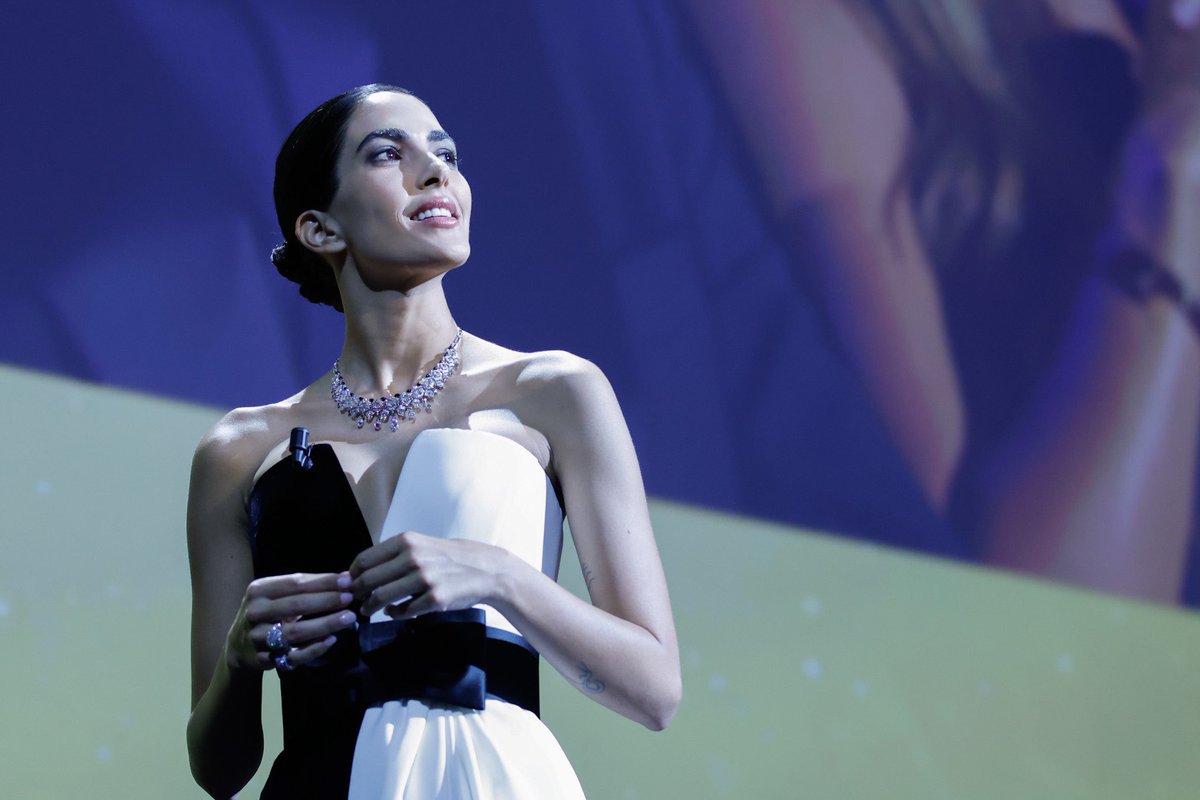 #BiennaleCinema2022 #Venezia79 #CerimoniaDiApertura <a href="/RocioMMorales/">Rocío Muñoz Morales</a>: “Era il 1932 quando l'Esposizione Internazionale d'Arte Cinematografica nacque come costola della XVIII Biennale. Buon novantesimo compleanno, Leonessa!”