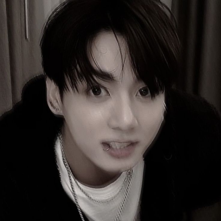 Feliz cumpleaños JKKKK!!! 🫶🏻💜. 
Te amamos mucho 🫰🏻. Que Dios te bendiga siempre mi rey hermoso . 👑💛.  Eres una persona muy especial para todas las Armys 💜🥹. #JUNGKOOKDAY #HappyBirthdayJungkook #HappyJungkookDay #jungkookbirthday #JUNGKOOK #btsjk #JUNGKOOK .