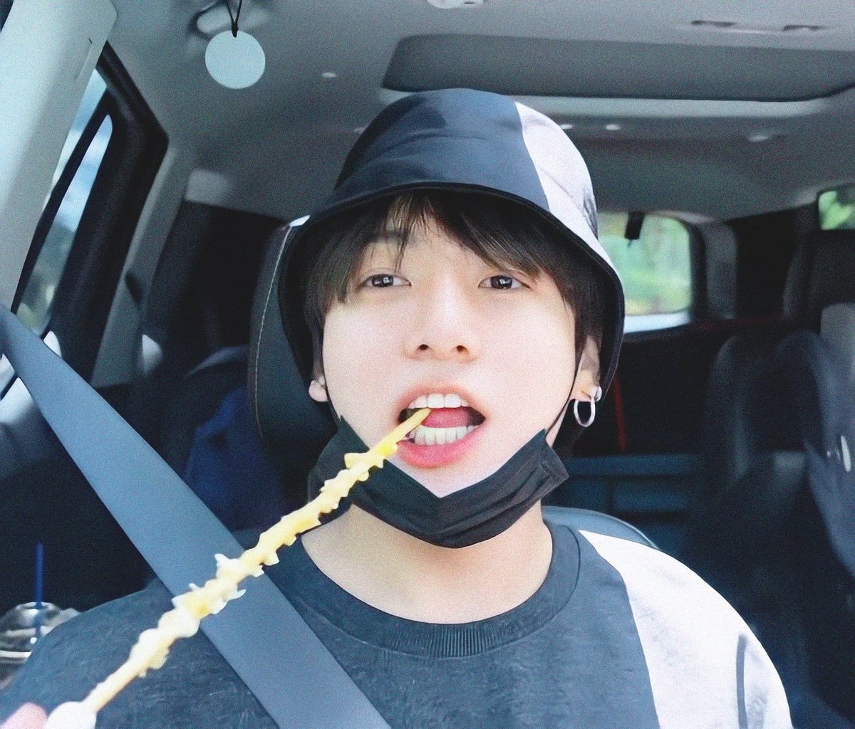 subiksha_21's tweet photo. Happy Birthday My Love๐๐ญ๐ฅ
I love you so much Baby <3 My most precious bunny baby ๐๐ฅโ๐๐ญ๐ . #babyhighness turns 25 ๐๐
#HappyBirthdayJungkook #Septembermiracle #GoldenStarJKDAY โฅ๏ธ https://t.co/jOcsomn52E