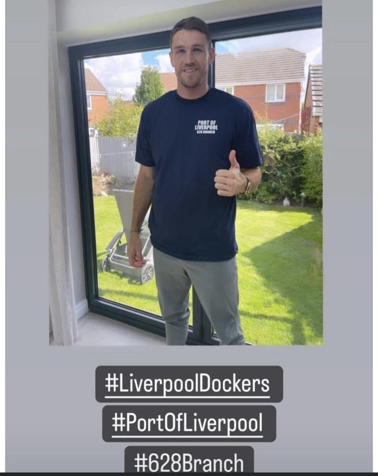 Another two Working Class Heroes supporting the Liverpool Dockers. Thanks again to @MeatballMolly @CallumSmith23 @switysmith3. #togetherwerestronger