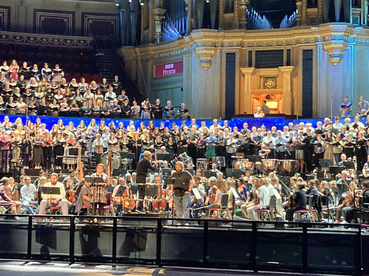 Great afternoon watching <a href="/LPOrchestra/">London Philharmonic Orchestra</a> <a href="/jbartonmezzo/">Jamie Barton</a> <a href="/fatboyclayton/">Allan Clayton</a> <a href="/JamesBrianPlatt/">James Platt</a> <a href="/hallechoir/">Hallé Choir</a> rehearsing <a href="/bbcproms/">BBC Proms</a> - looking forward to conducting Gerontius with Festival Chorus later this year