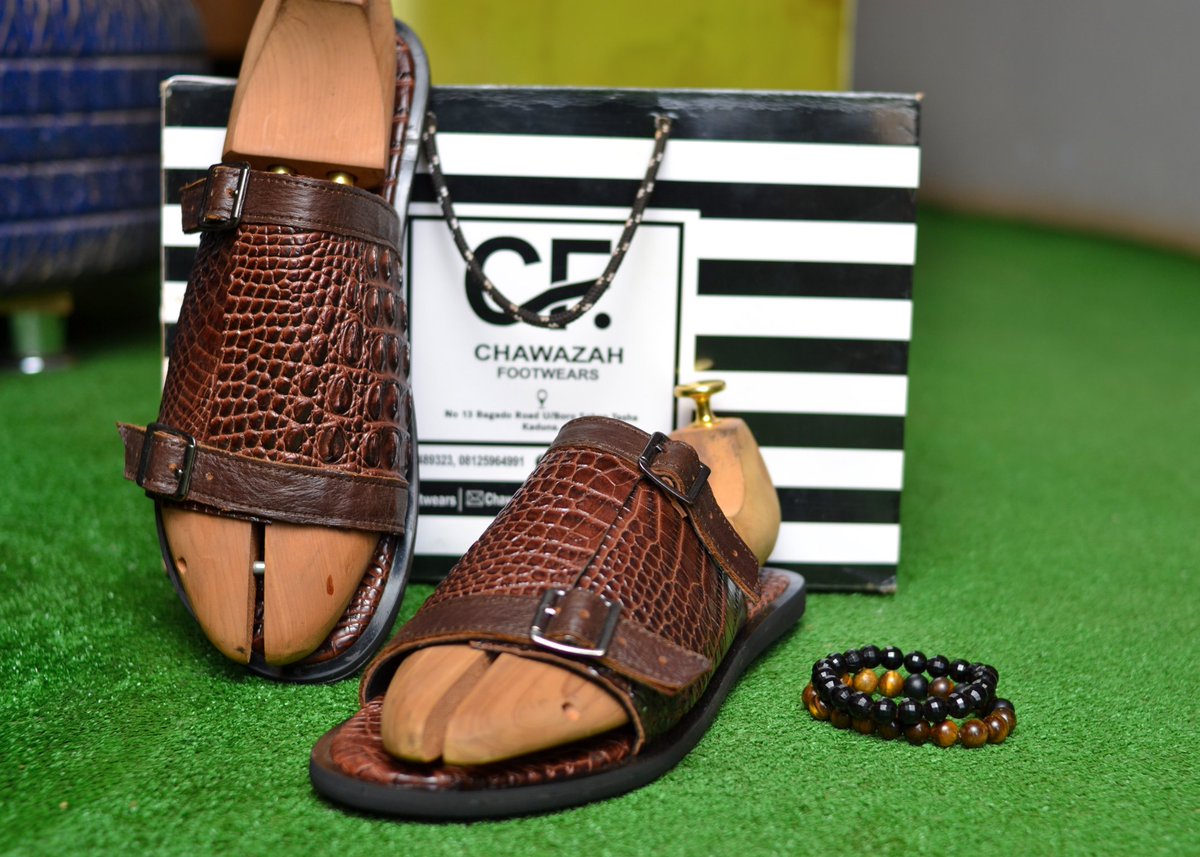 chawazafootwear's tweet photo. What a man can do a woman can do better 😉
Oya mutumiyana order for mutumina ChawazahFootwears
#theshoemaker https://t.co/fDx37TfZtv