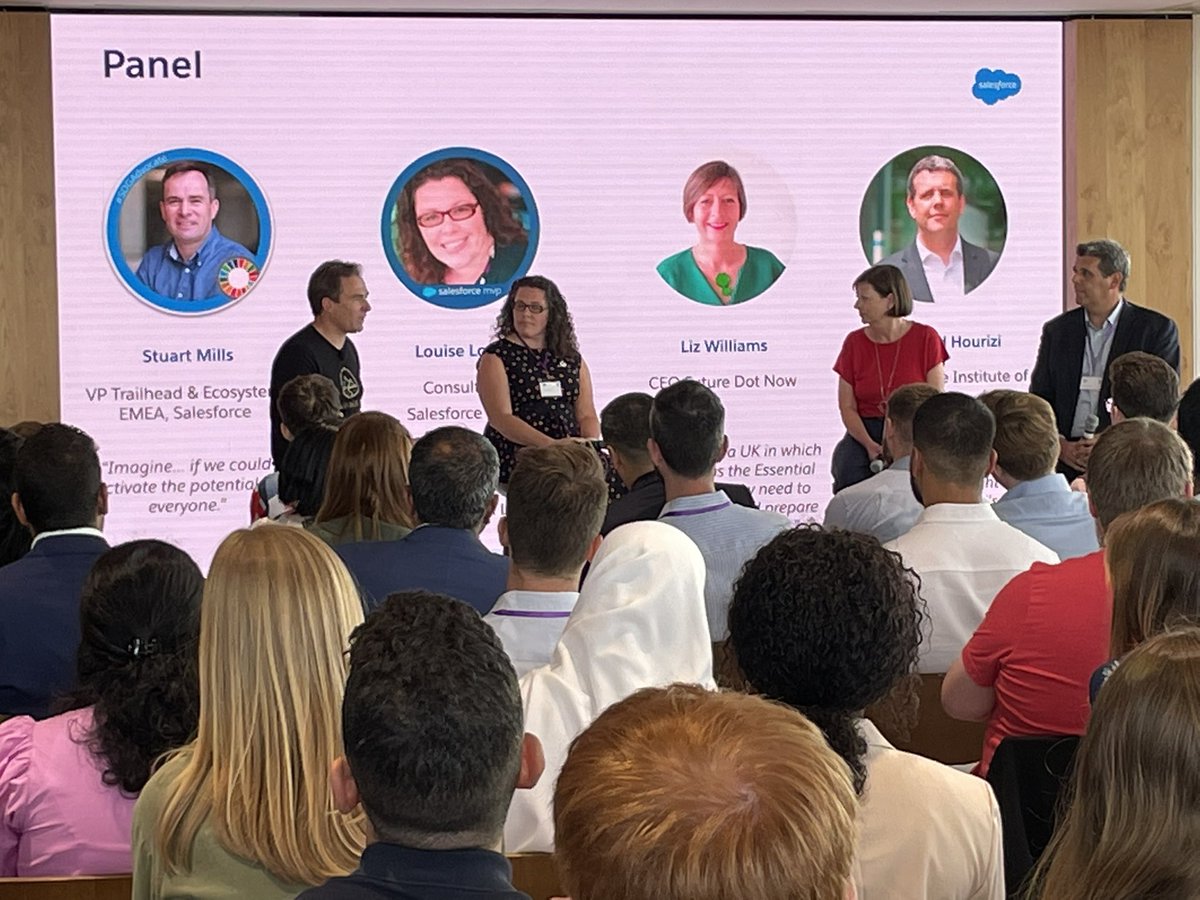 Incredible @SalesforceUK #NextGenTrailblazer graduation event for 120 new certified people entering the @salesforce ecosystem. The keynote by @itslaurenrowles was inspiring! Delighted to be part of such a wonderful event.