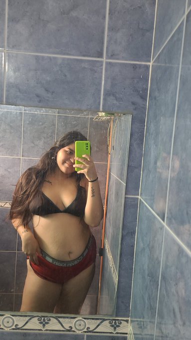 1 pic. Qu&eacute; tal me veo reci&eacute;n levantada?😏 https://t.co/Iu7hZbhdIB