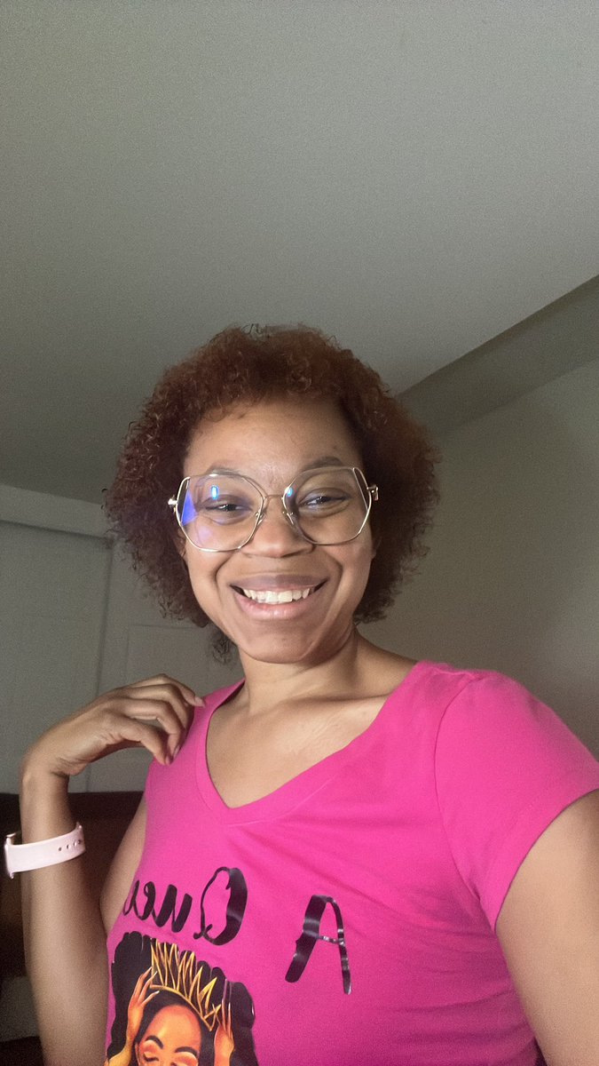 LadyA3679's tweet photo. Quick selfie break #WFH https://t.co/xvj5mfaVqQ