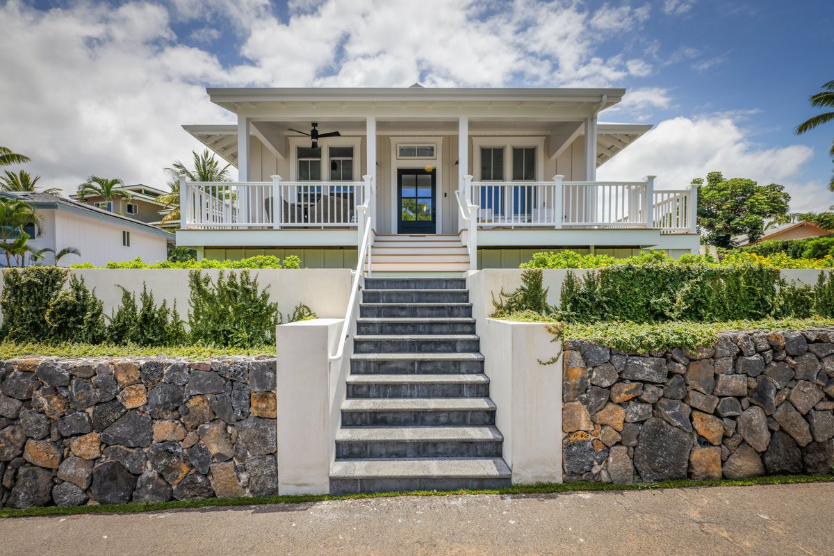 PutmanConstr's tweet photo. Our Beach Cottage project is complete! We are very happy with how it turned out.
#hawaiibuilder #hawaii #hawaiihomes https://t.co/cDVW47pcPi