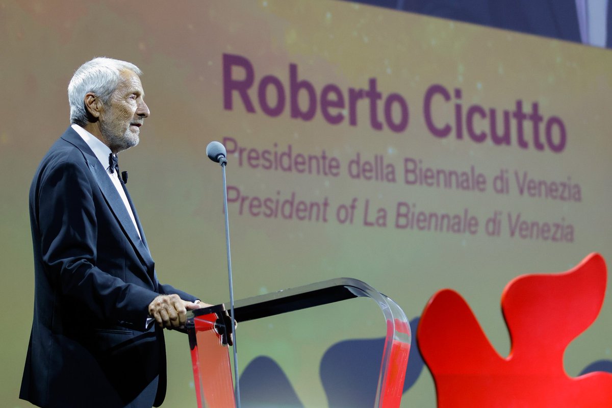 #BiennaleCinema2022 Il saluto del Presidente #RobertoCicutto durante la #CerimoniaDiApertura di #Venezia79.