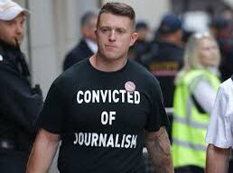 TRFlAGSHAGGER's tweet photo. I don’t care if Tommy Robinson made money I also don’t care about his past tbh 

Tommy is a national hero who can’t be silenced even tho he’s probably the most persecuted man in England 

Love him or hate him you have to admit the elite establishment fear him👊🏻 https://t.co/HpgBKt2y61