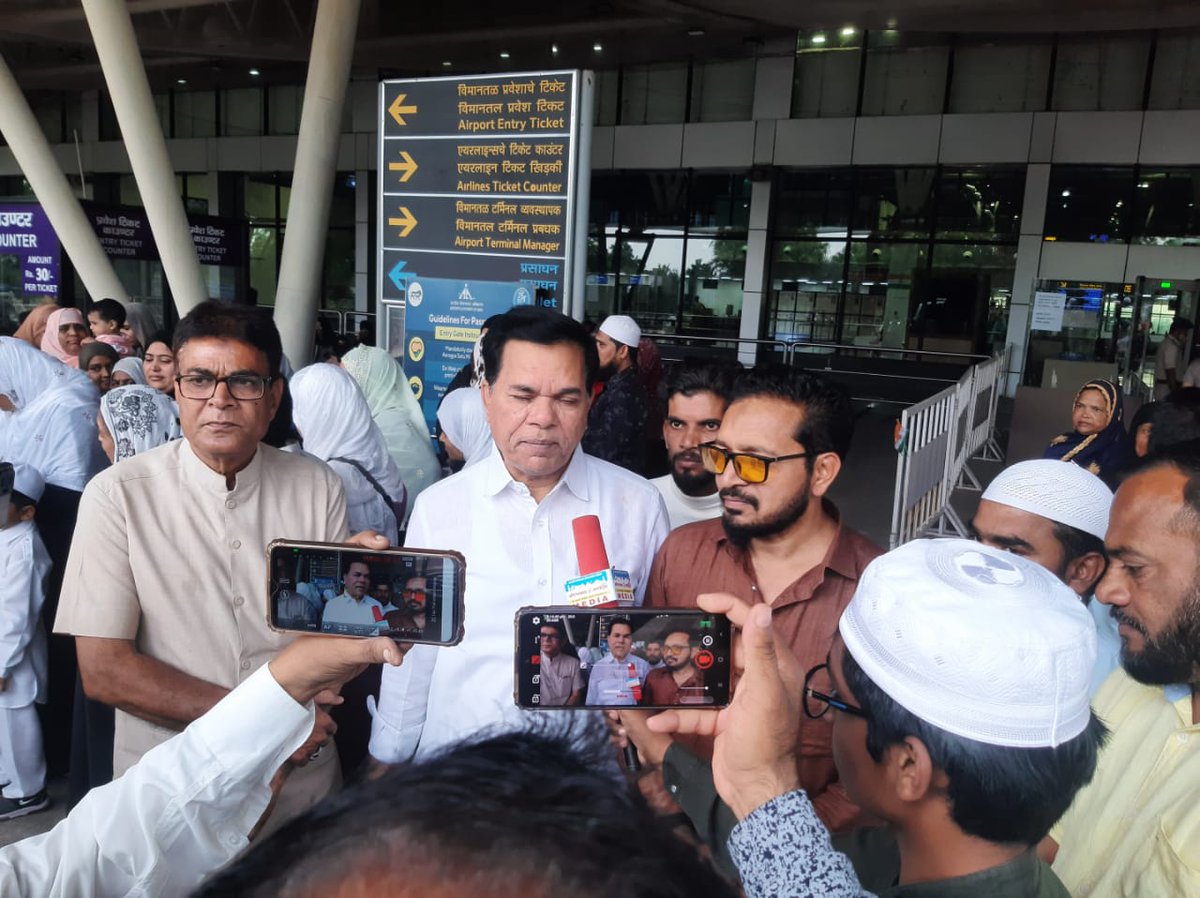 @AIMIM_Maha Working President @DrGaffarQuadri Visited Aurangabad Airport and met Saani Umrah Pilgriams today .