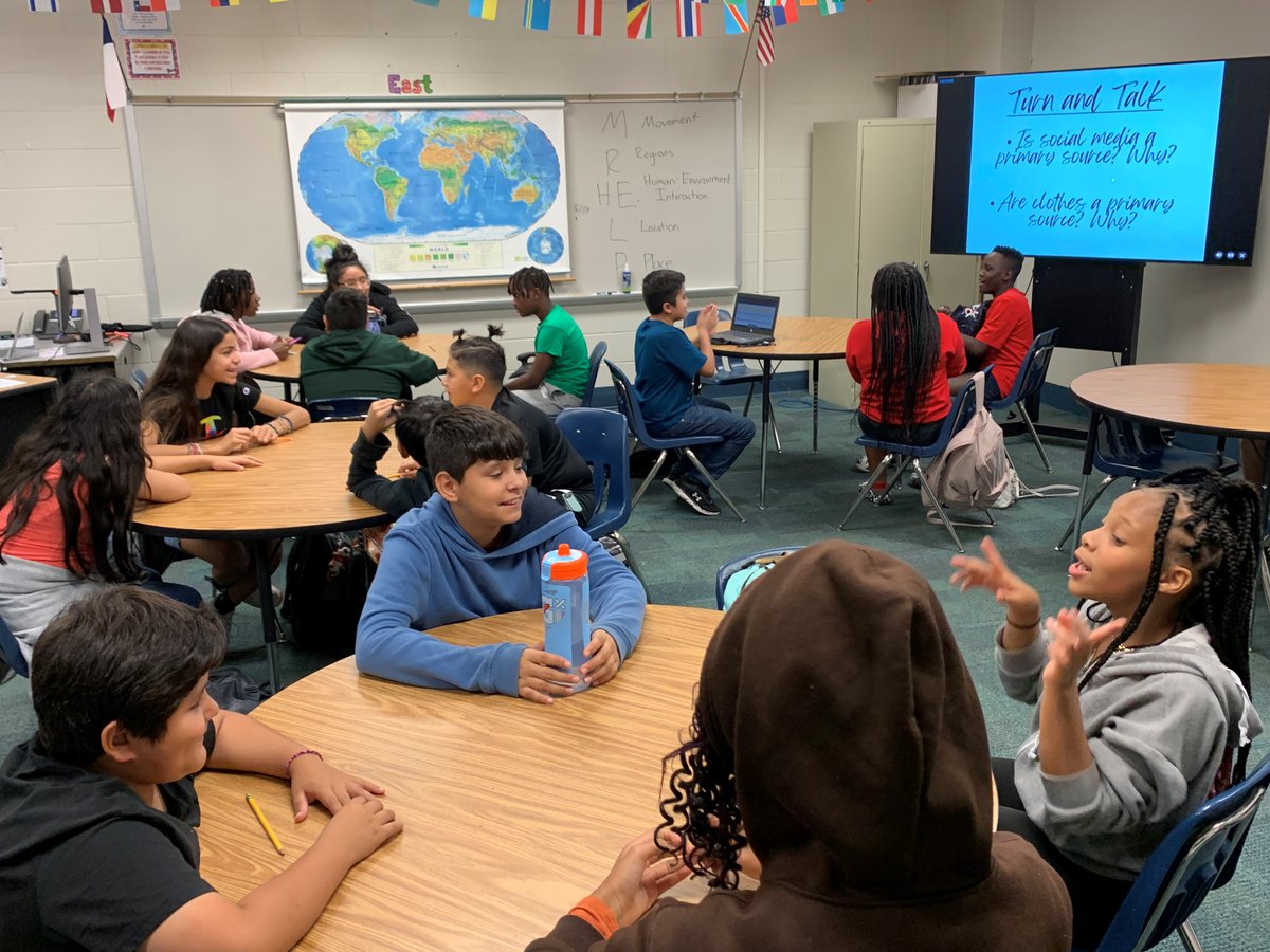 Soc_StudiesTX's tweet photo. Student voice and sourcing? What a winning combo in Coach Golden's class @TedPolkMS #CFBSourceForce https://t.co/TtxnO0Mf8t