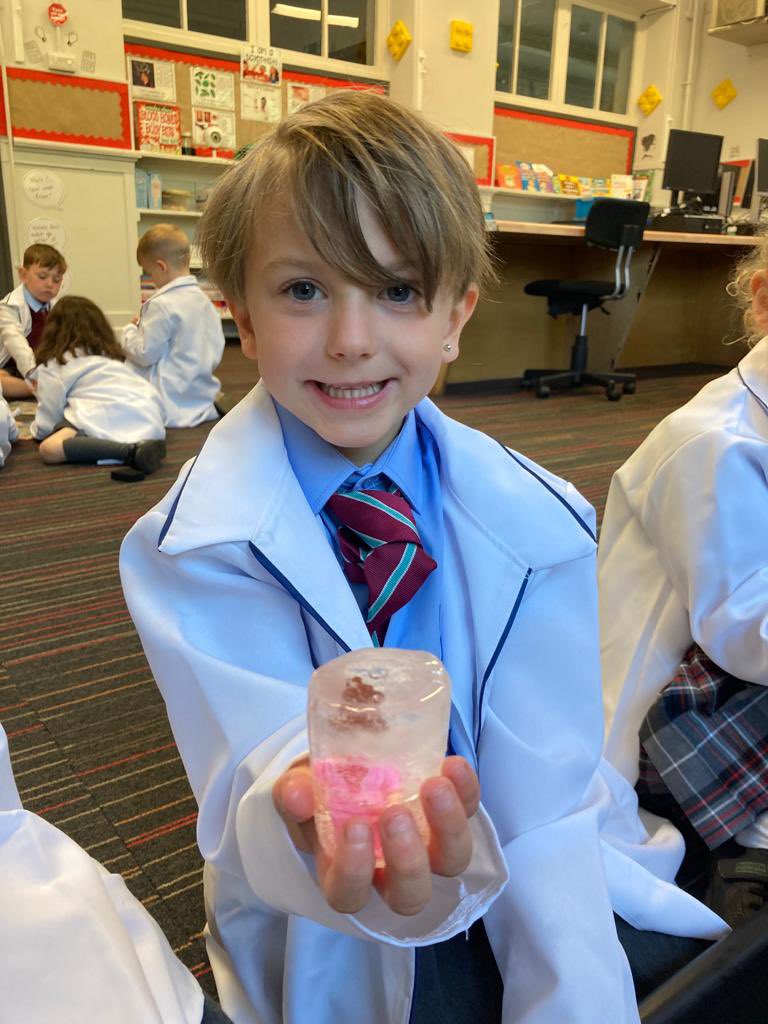 StCharlesGla's tweet photo. When you dress like a #Scientist you to think like a scientist. P1 put on their #LabCoats for today’s #STEMSession with Miss Burke. Our scientists were learning about how water melts and freezes. They used their knowledge of how water melts to free a frozen @LEGO_Group character. https://t.co/hRanXT8FQ7