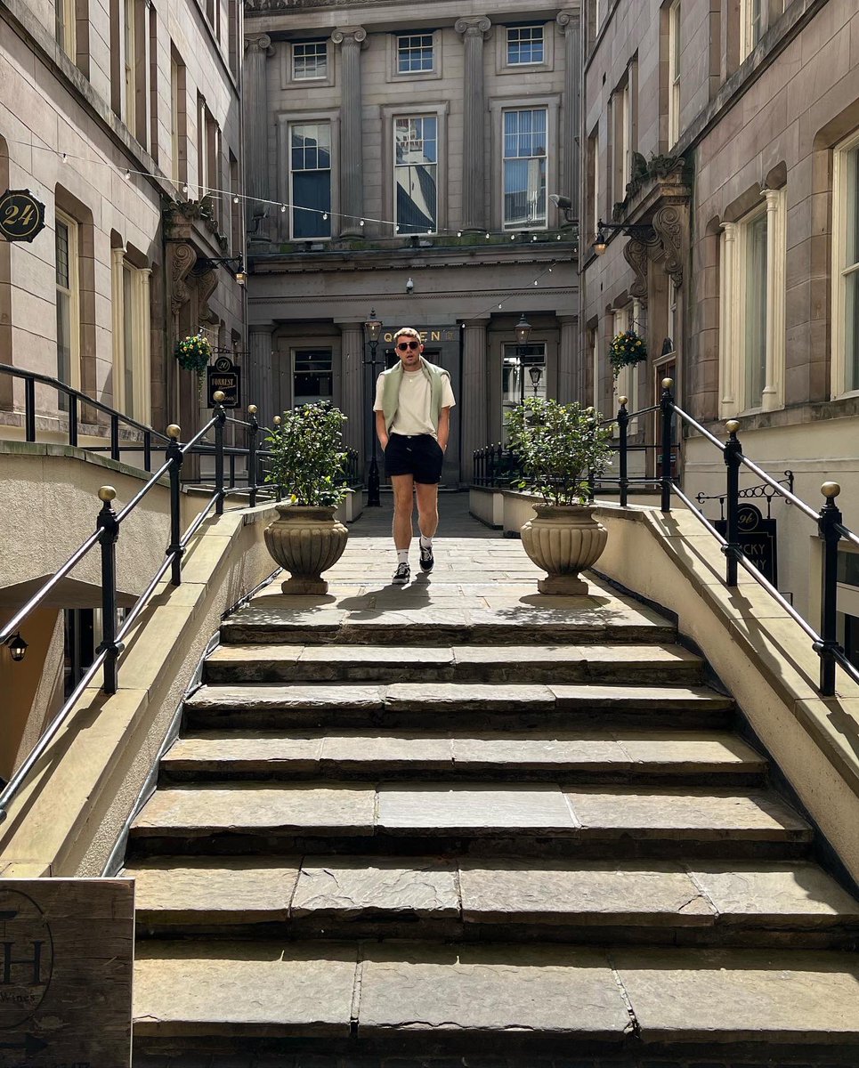 Willbillroy's tweet photo. Who knew I would love Liverpool so much!! #roadTrip #candid #guesshowlongthepicturetook https://t.co/ebfLdtOQnq