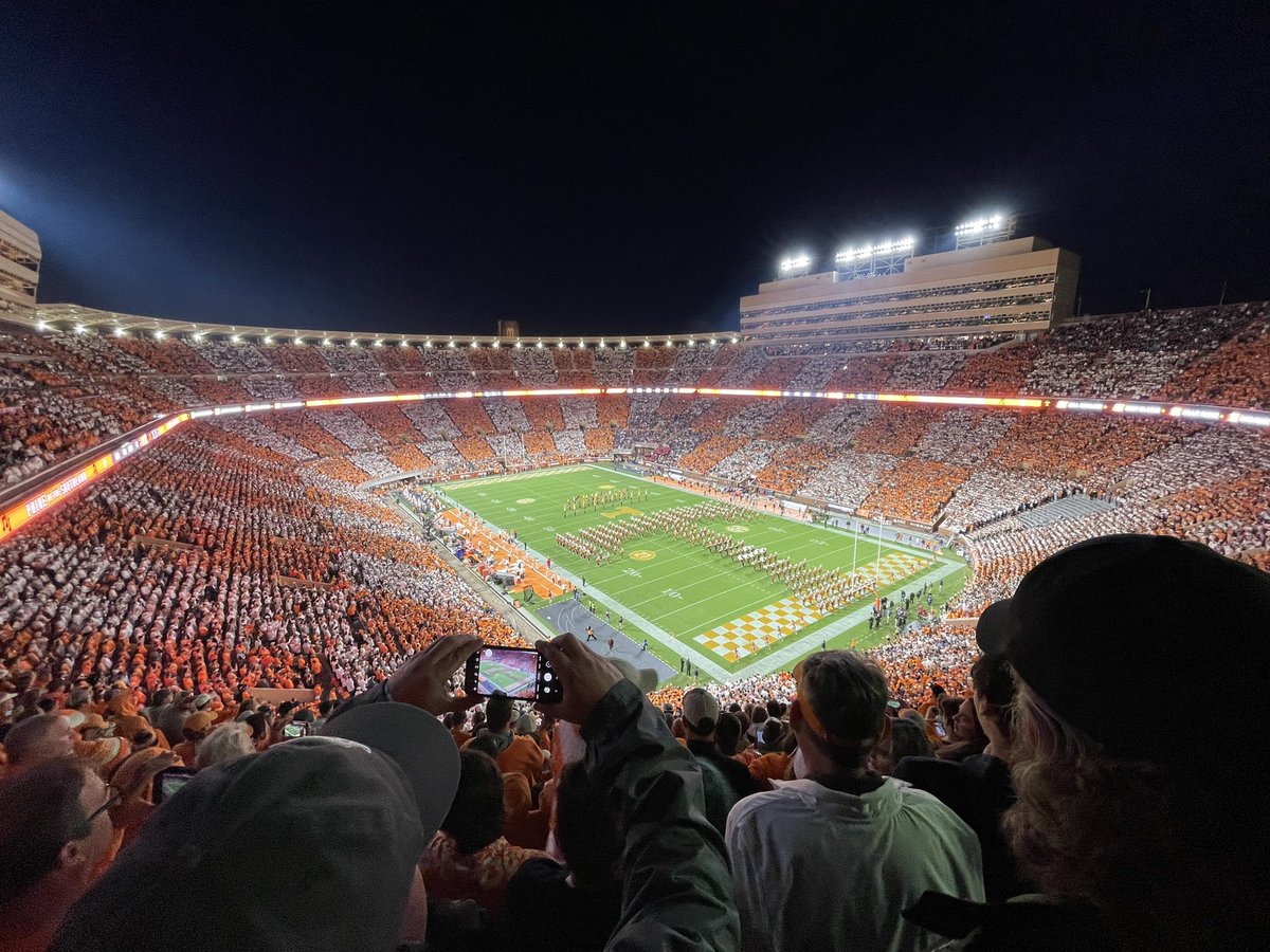 jblumeee's tweet photo. Favorite thing in all of college sports. If you need a reason to call into work tomorrow or an excuse to pass on the overtime, here it is. Go Vols 🍊 https://t.co/OSAm5fZrbi