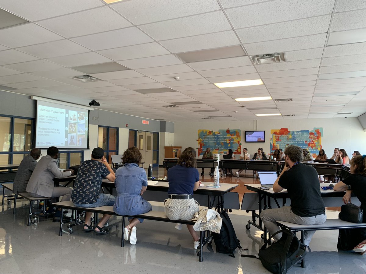 TorontoOuest's tweet photo. Ça y est, les membres du personnel sont de retour à #TOOU et ont hâte de retrouver les élèves! 2 journées pédagogiques pour concrétiser nos priorités de l’année 🍎🧑🏫👩🏽🏫😊 @CSViamonde https://t.co/Rlf6MEJJRh